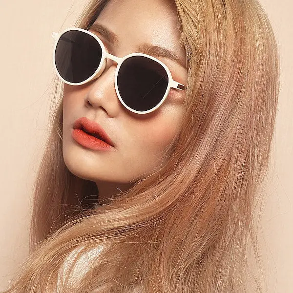 VEU Revi Sunglasses 0063 58 White - Image 3